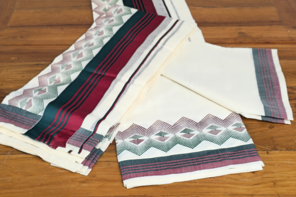 Green and Maroon colored with printed design single set Dothi (Mundum neriyathum)